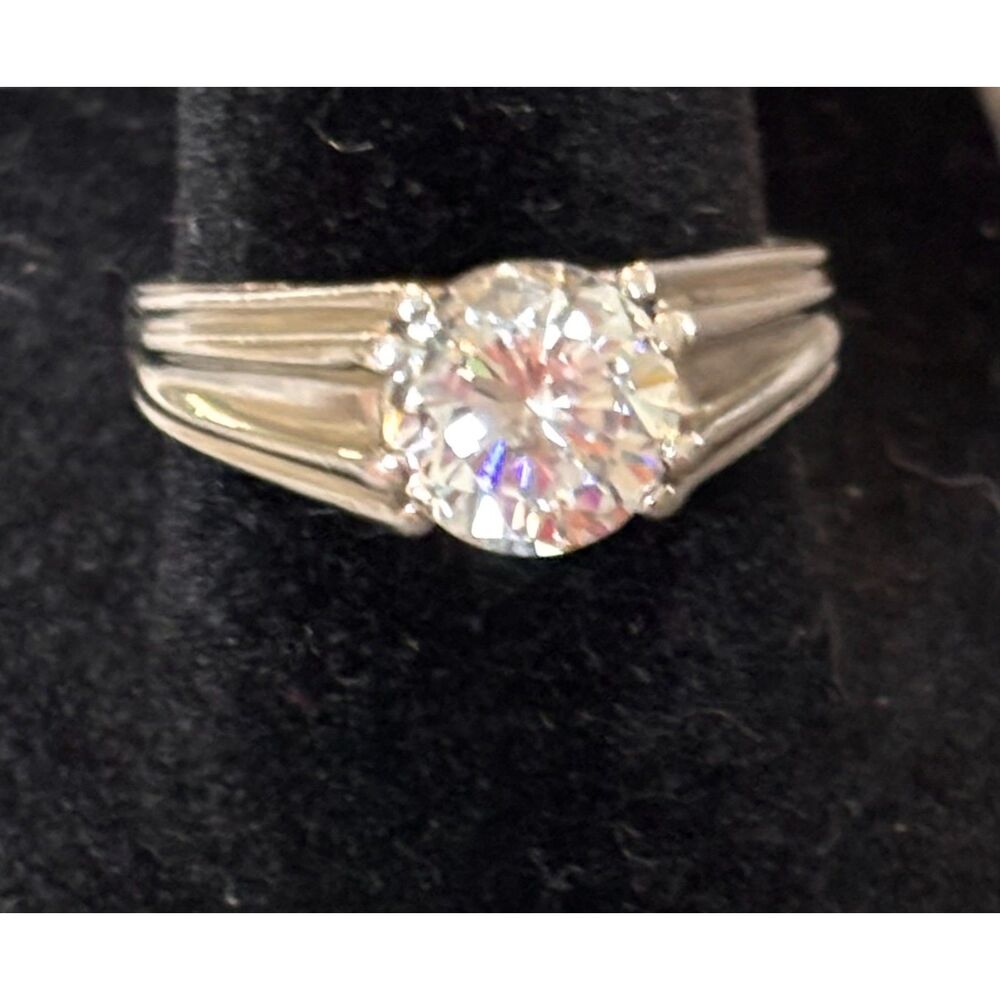 Vintage 2 CT Diamonique DQCZ Sterling Silver Ring Sz Sz 7